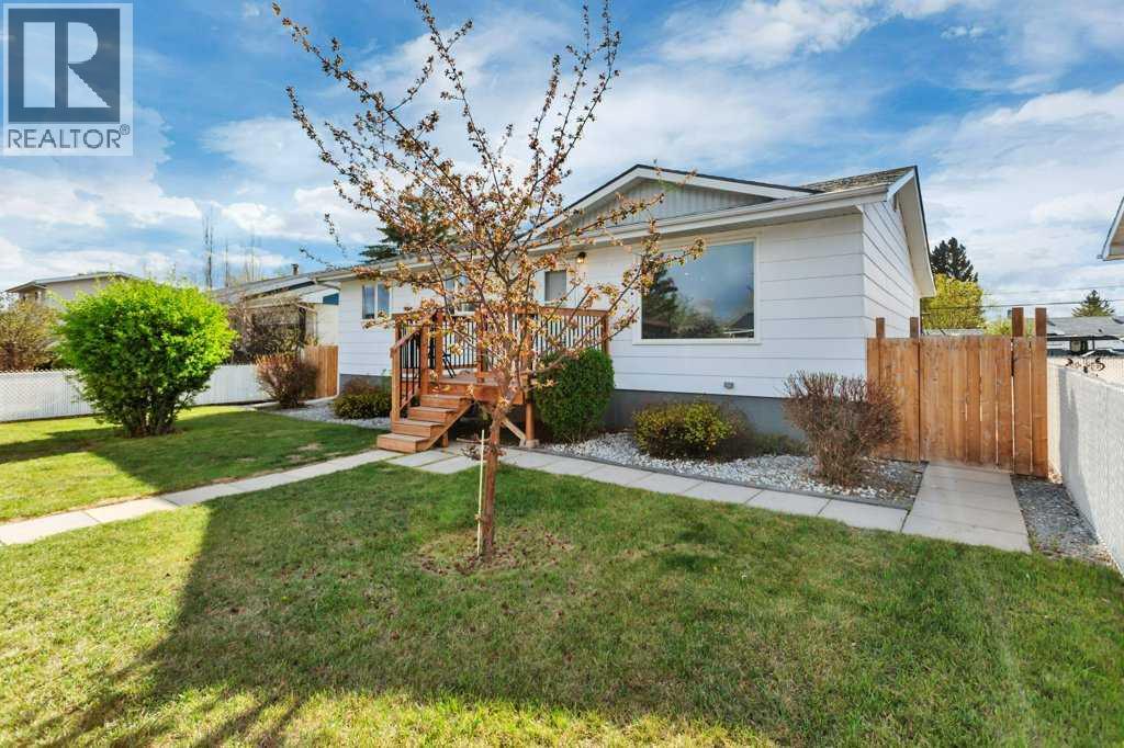 5220 Lawton Avenue, Blackfalds, Alberta  T0M 0J0 - Photo 2 - A2310434