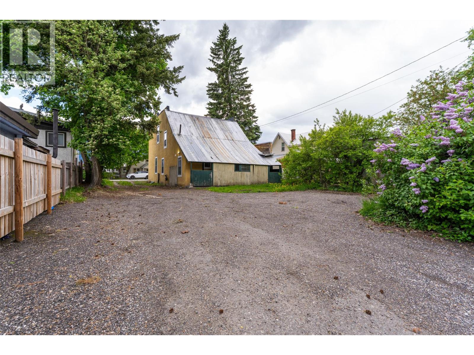 604 Fourth Street E, Revelstoke, British Columbia  V0E 2S0 - Photo 6 - 10385422