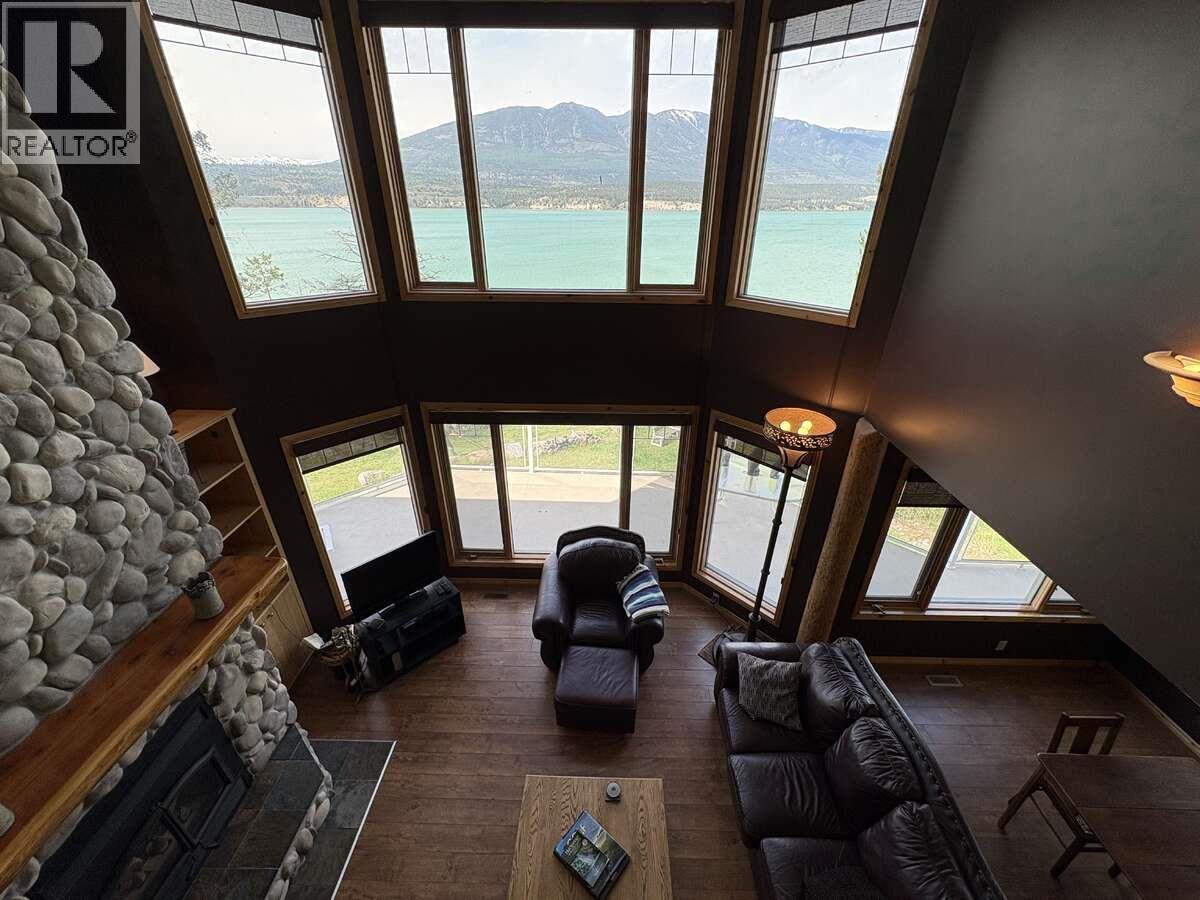 8381 Richardson Crescent, Canal Flats, British Columbia  V0B 1B0 - Photo 9 - 10387785