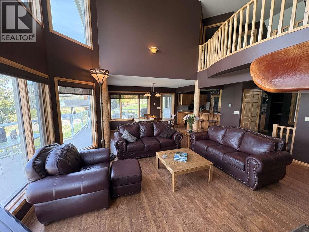 8381 Richardson Crescent, Canal Flats, British Columbia  V0B 1B0 - Photo 11 - 10387785