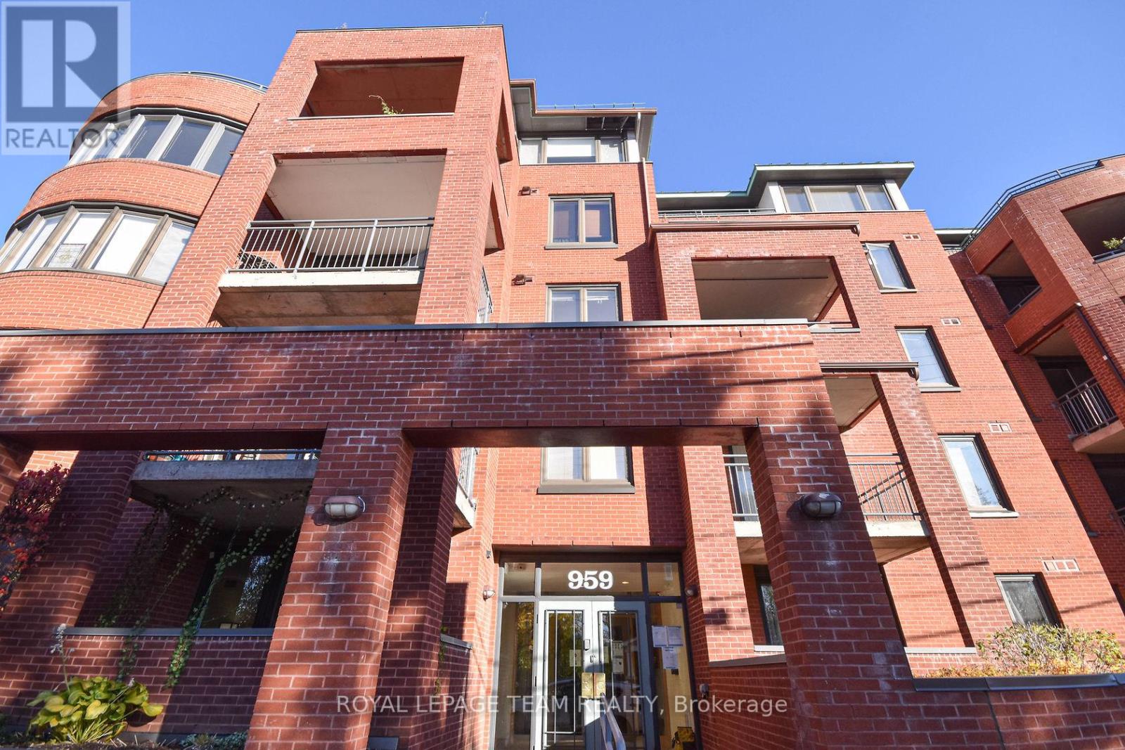 203 - 959 North River Road, Ottawa, Ontario  K1K 3V3 - Photo 2 - X13139358