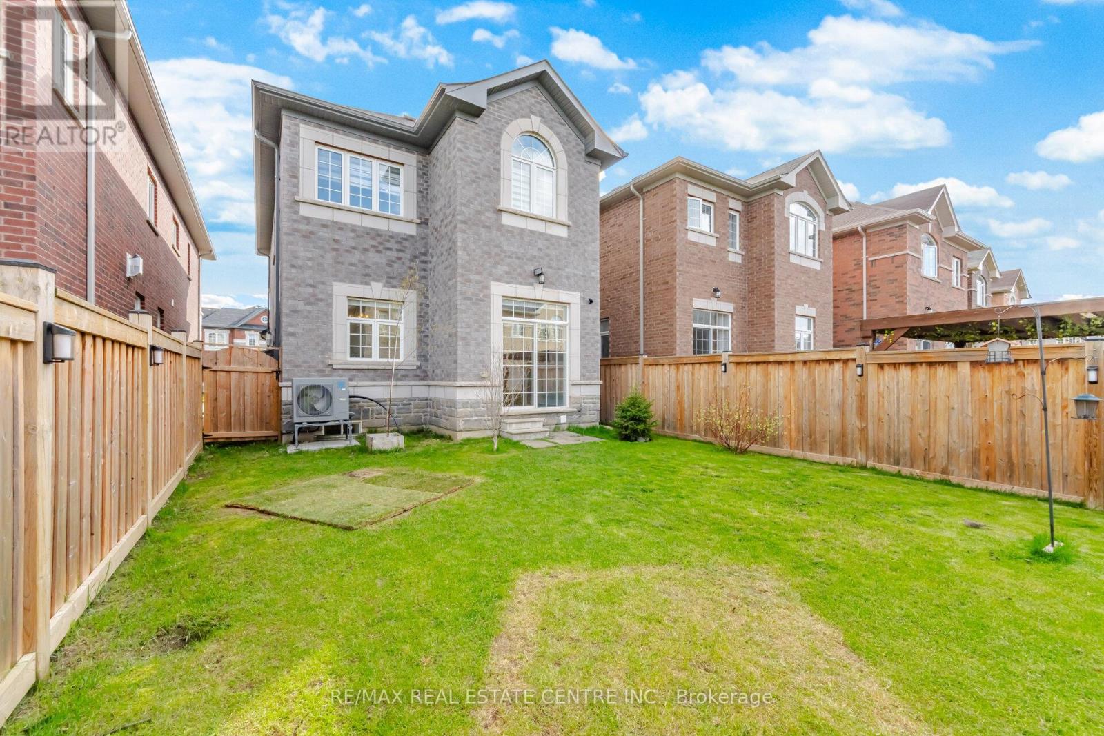 24 Duffel Crescent, Halton Hills, Ontario  L7G 0M1 - Photo 47 - W13121052