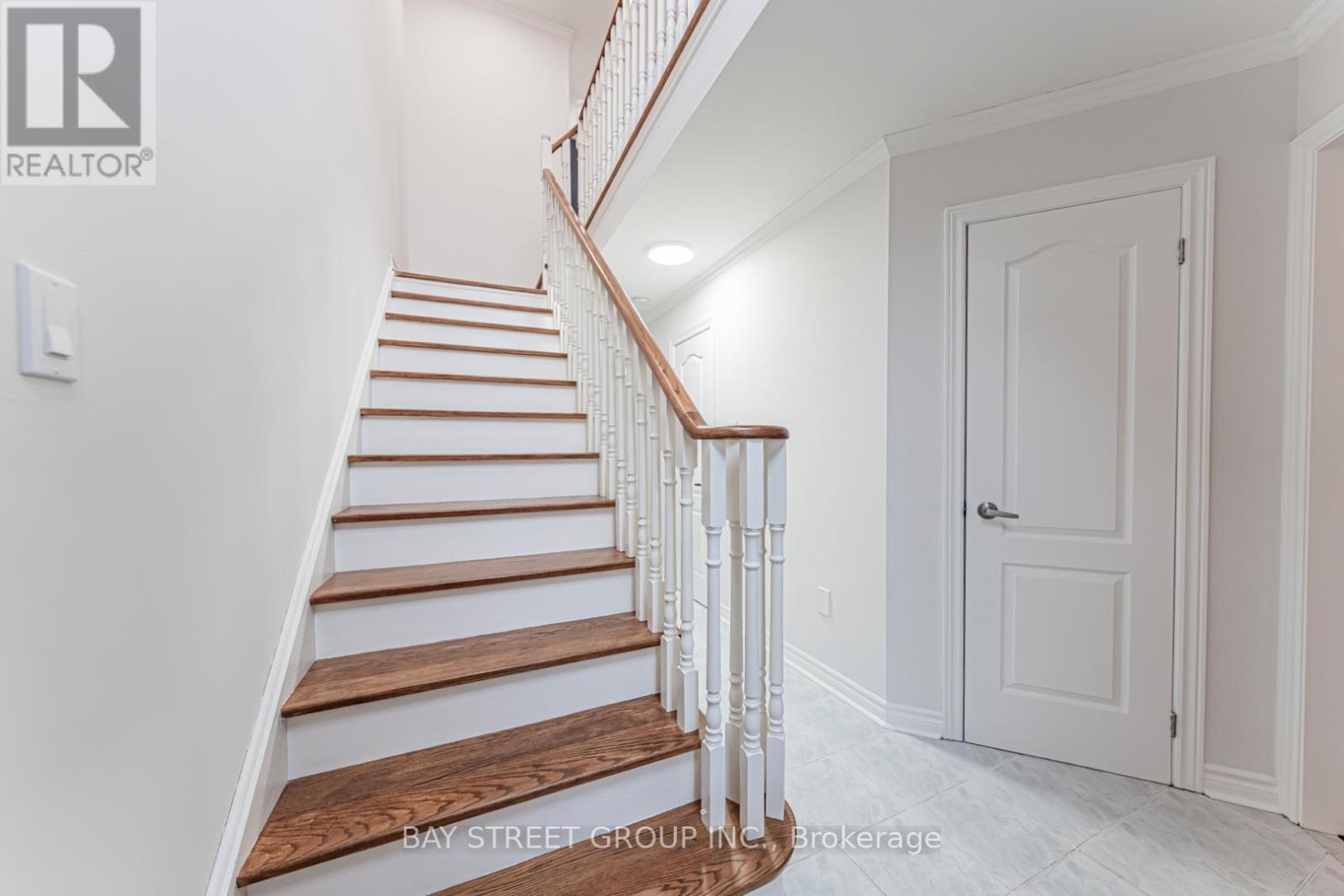 277 Stone Road, Aurora, Ontario  L4G 6Y7 - Photo 3 - N13139372