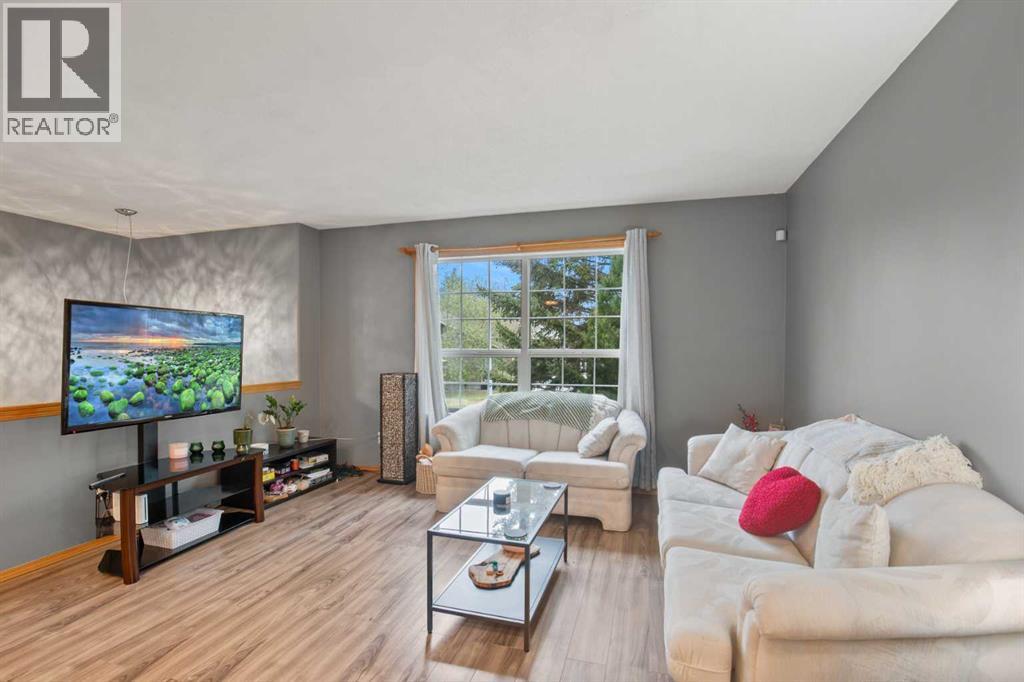 56 Country Ridge Close, Lacombe, Alberta  T4L 2H1 - Photo 5 - A2311480