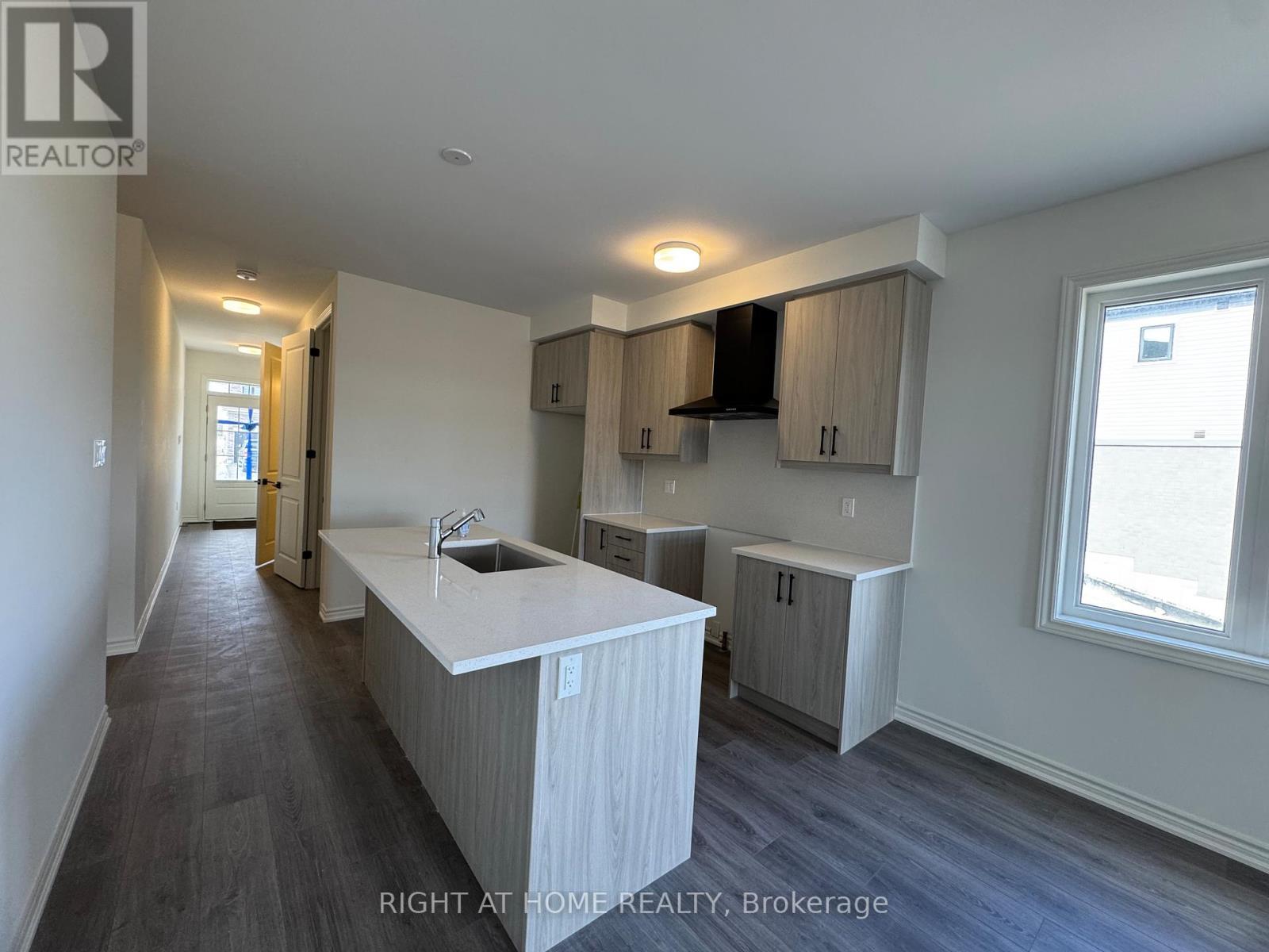 62 Debois St Main Unit Street, Kawartha Lakes, Ontario  K9V 6A9 - Photo 11 - X13131404