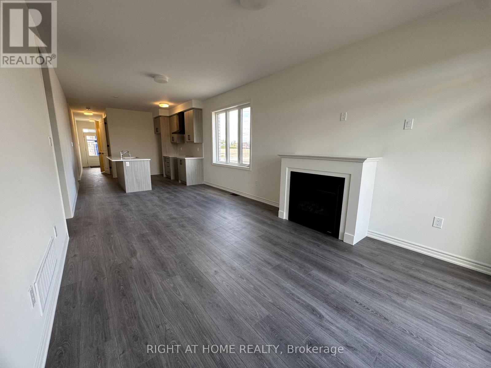 62 Debois St Main Unit Street, Kawartha Lakes, Ontario  K9V 6A9 - Photo 12 - X13131404