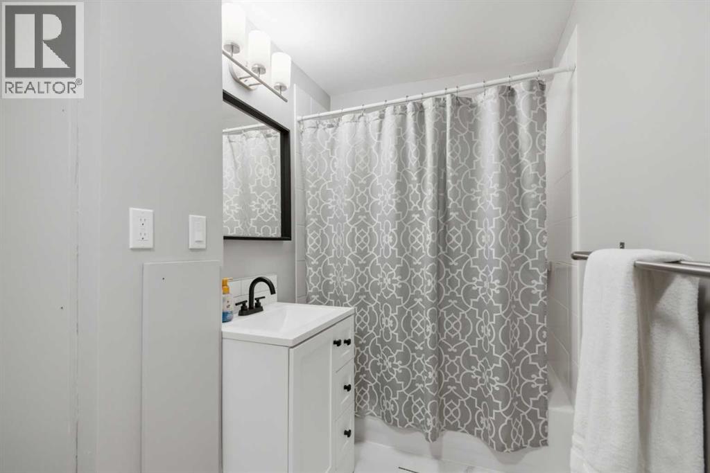 559 Deerpath Court SE, Calgary, Alberta  T2J 6C8 - Photo 31 - A2301646