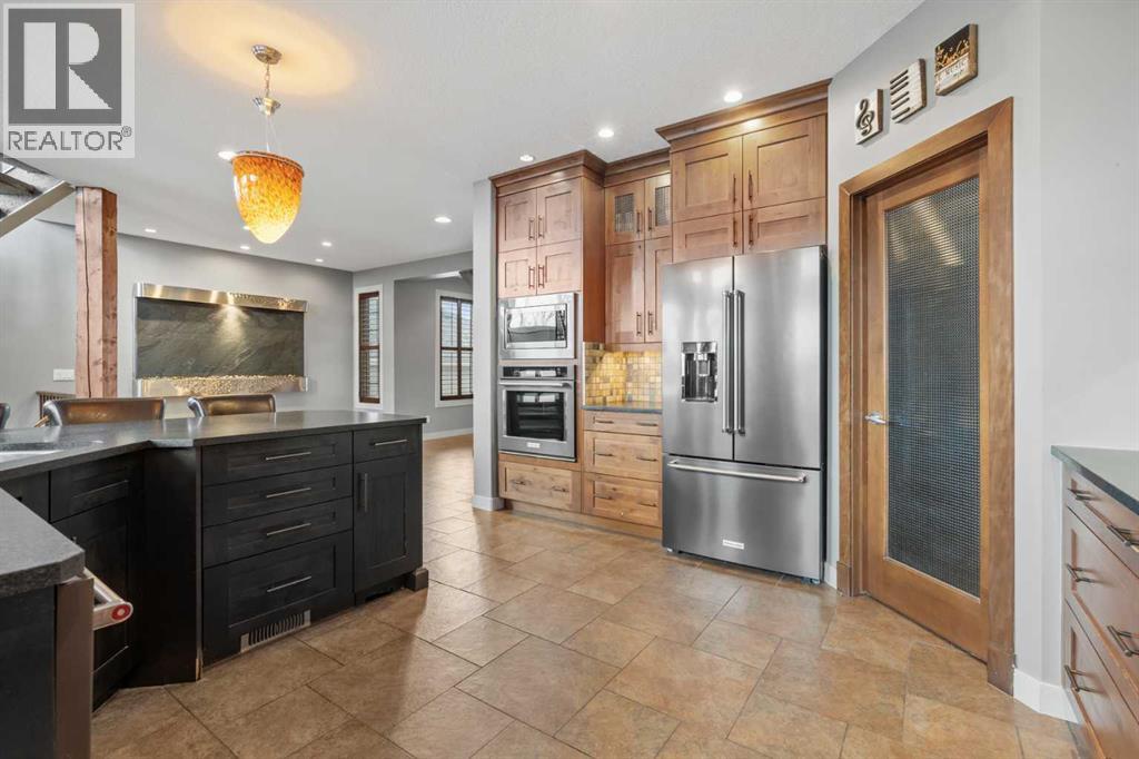88 Crestridge Way SW, Calgary, Alberta  T3B 5Z2 - Photo 7 - A2308823