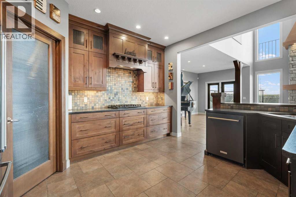 88 Crestridge Way SW, Calgary, Alberta  T3B 5Z2 - Photo 6 - A2308823