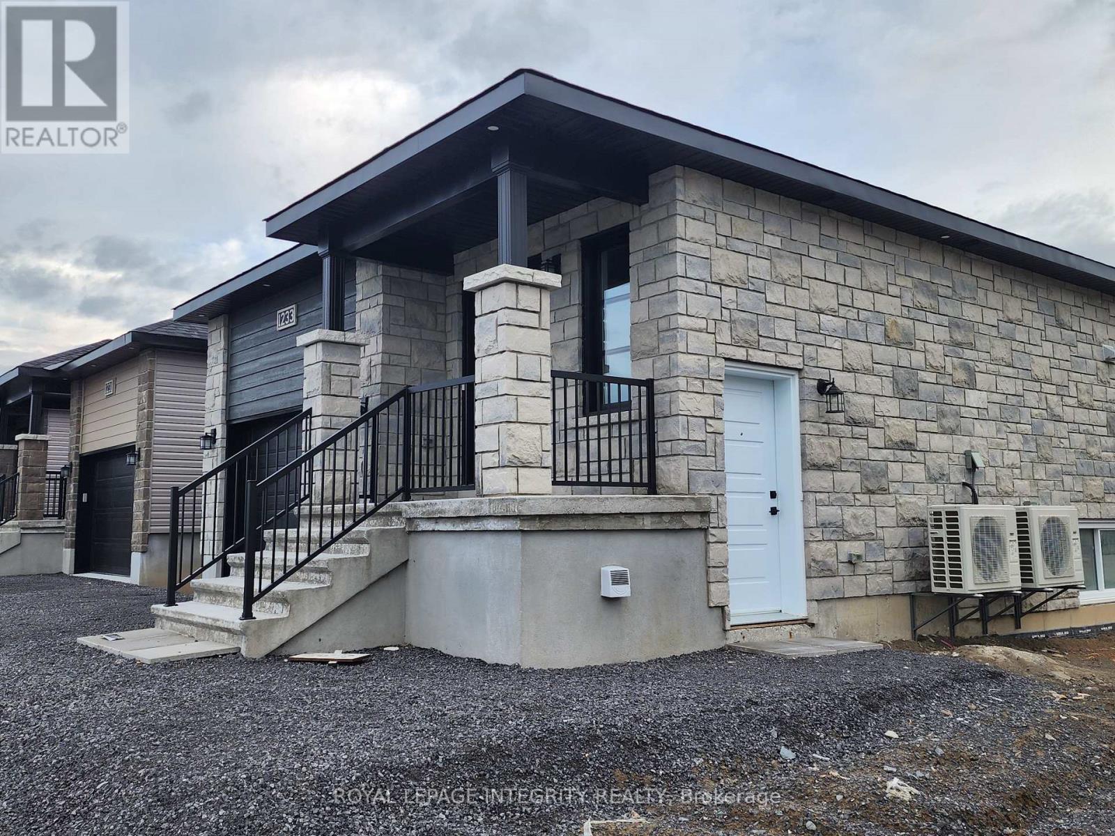 1233 Montblanc Crescent, Russell, Ontario  K0A 1W0 - Photo 1 - X13139384