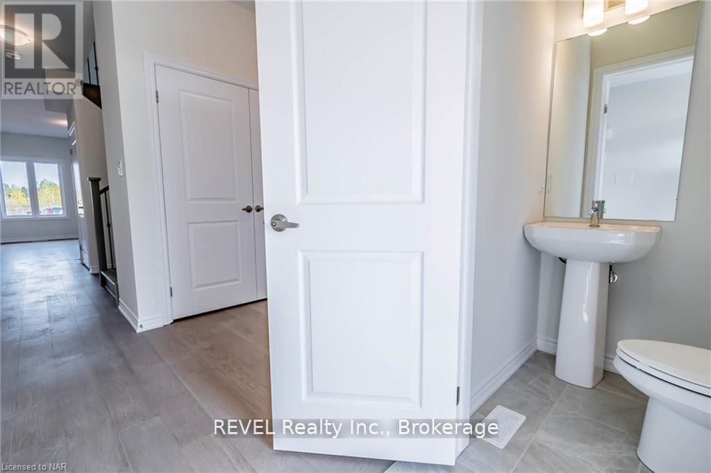 Upper - 77 Renfrew Trail, Welland, Ontario  L3C 0K2 - Photo 16 - X13139412