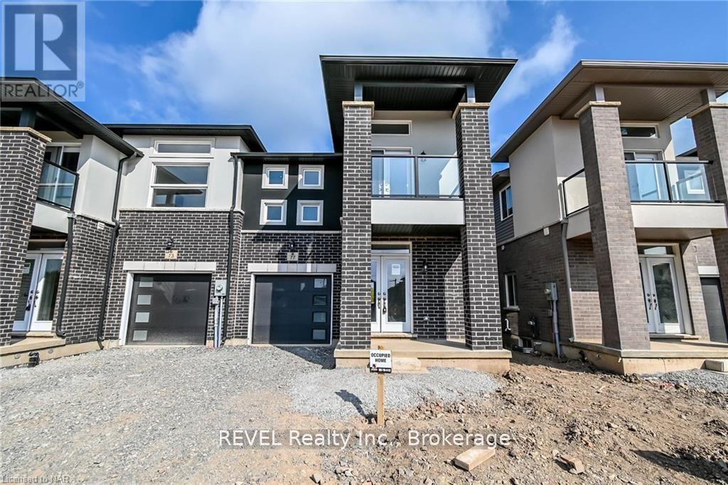 Upper - 77 Renfrew Trail, Welland, Ontario  L3C 0K2 - Photo 2 - X13139412