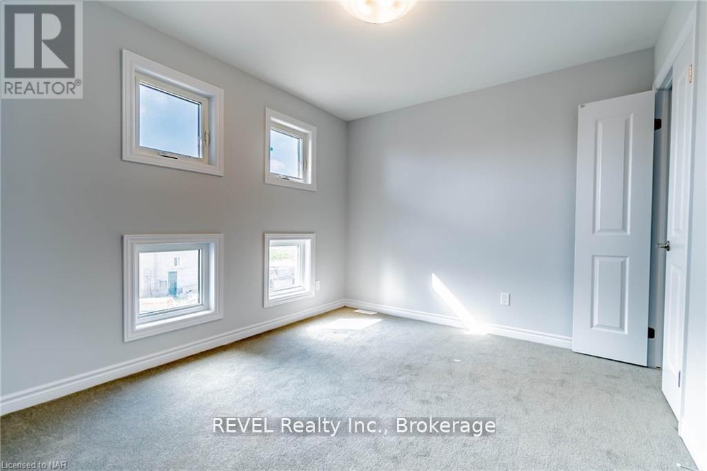 Upper - 77 Renfrew Trail, Welland, Ontario  L3C 0K2 - Photo 24 - X13139412