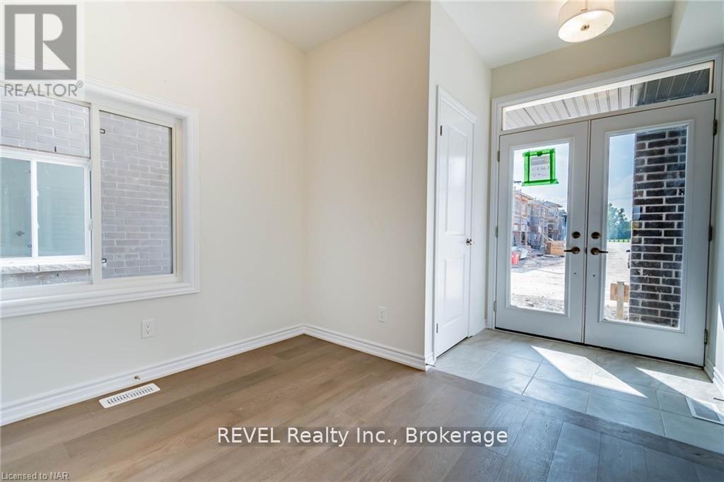 Upper - 77 Renfrew Trail, Welland, Ontario  L3C 0K2 - Photo 6 - X13139412