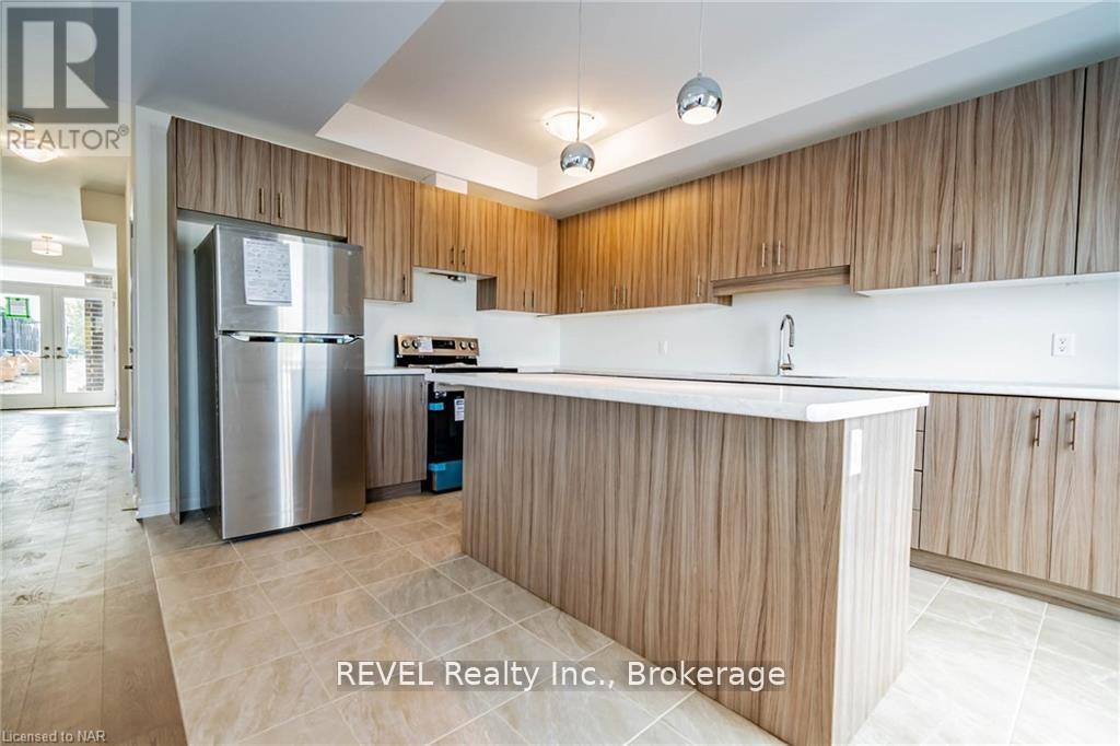 Upper - 77 Renfrew Trail, Welland, Ontario  L3C 0K2 - Photo 8 - X13139412