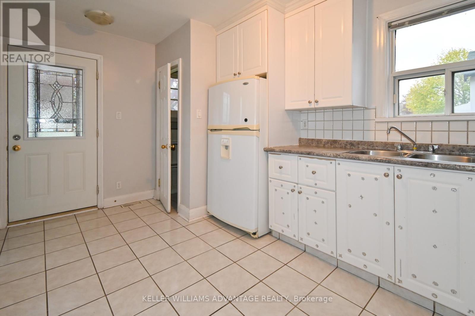 12 Coniston Road, Toronto, Ontario  M1L 2J7 - Photo 3 - E13139402