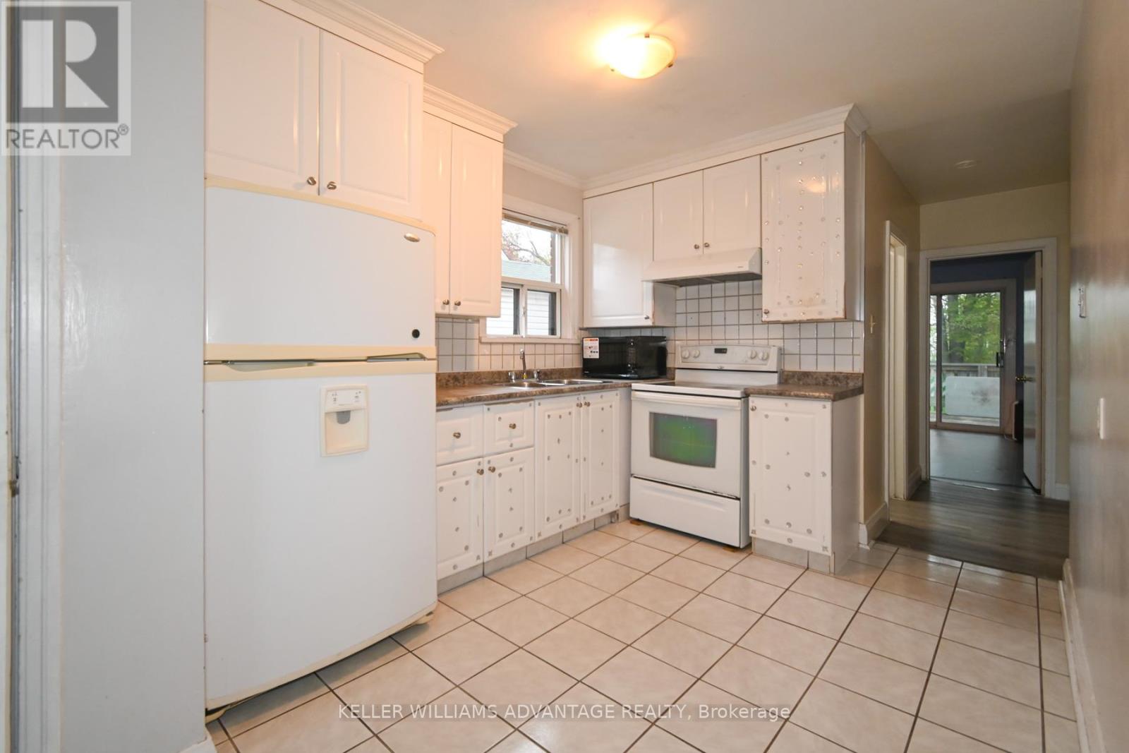 12 Coniston Road, Toronto, Ontario  M1L 2J7 - Photo 5 - E13139402