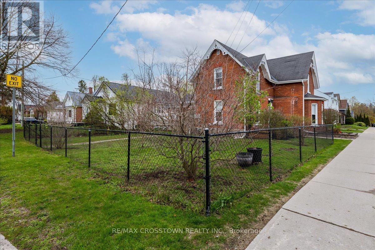 49 Park Street, Barrie, Ontario  L4N 1H7 - Photo 44 - S13137560