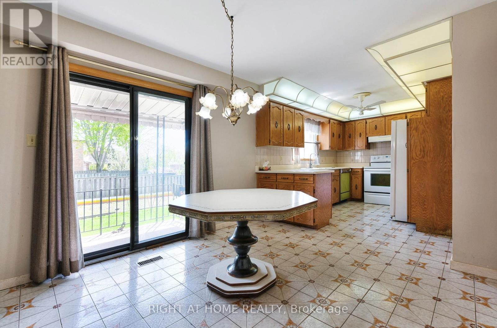 101 Raymerville Drive, Markham, Ontario  L3P 4K7 - Photo 12 - N13139414