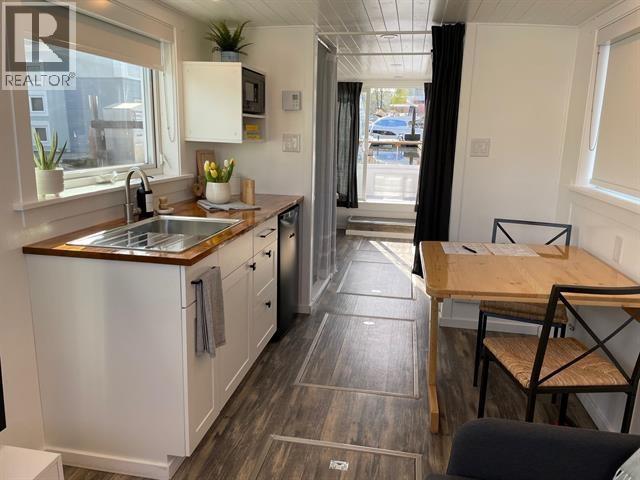 A07 415 W Esplanade, North Vancouver, British Columbia  V7L 0B5 - Photo 2 - R3124271