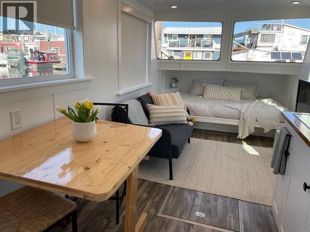 A07 415 W Esplanade, North Vancouver, British Columbia  V7L 0B5 - Photo 3 - R3124271