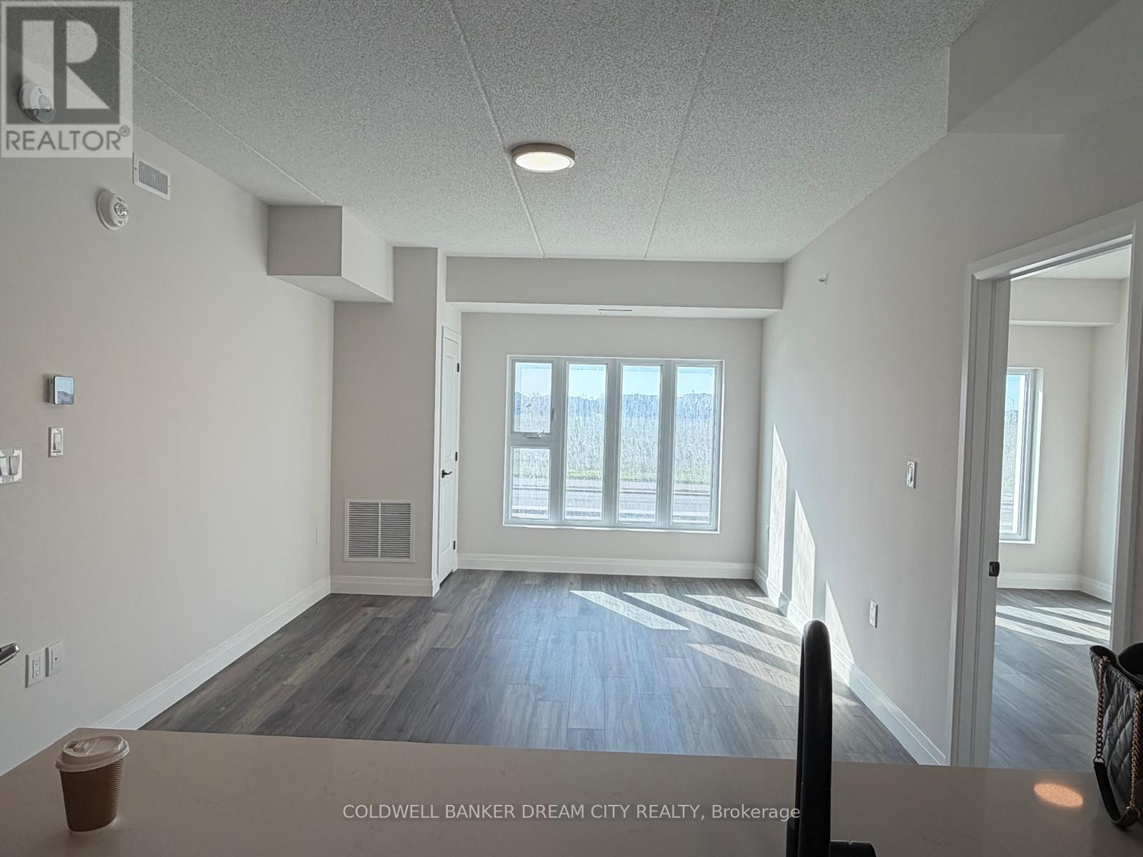 207 - 6415 Regional Road, Milton, Ontario  L9T 9M8 - Photo 2 - W13139400