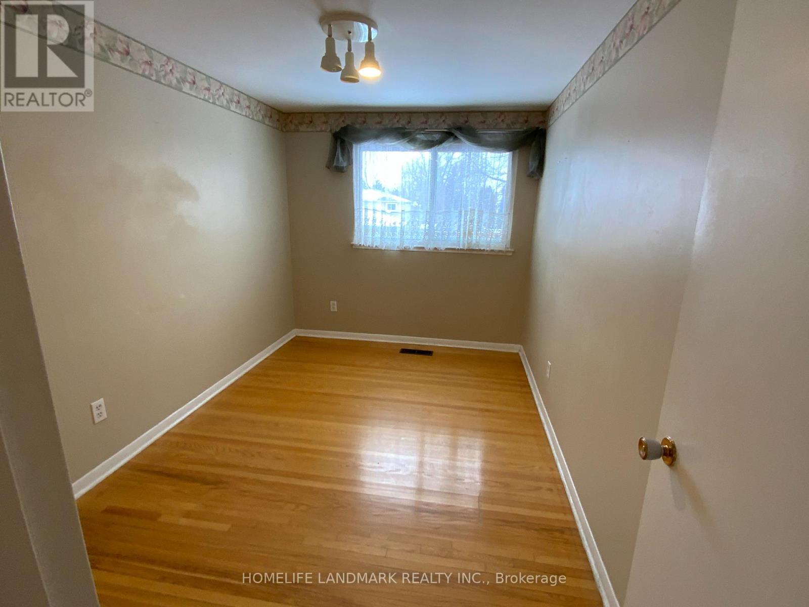 2293 Delkus Crescent, Mississauga, Ontario L5A 1K8 - Photo 6 - W13139410