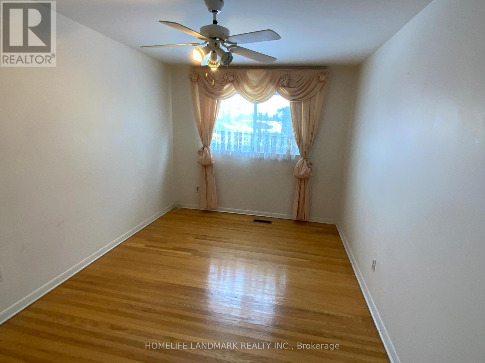 2293 Delkus Crescent, Mississauga, Ontario L5A 1K8 - Photo 8 - W13139410