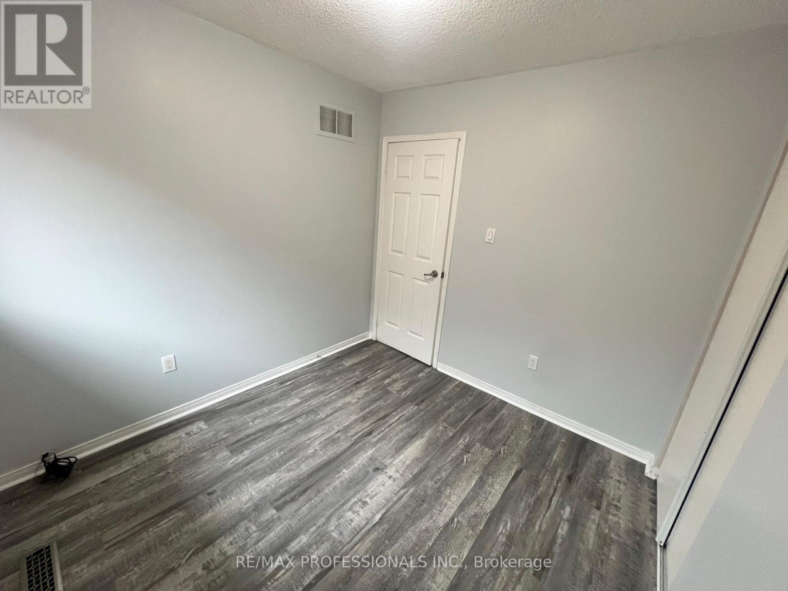 110 Springview Drive, Brampton, Ontario  L6X 4L1 - Photo 15 - W13139420