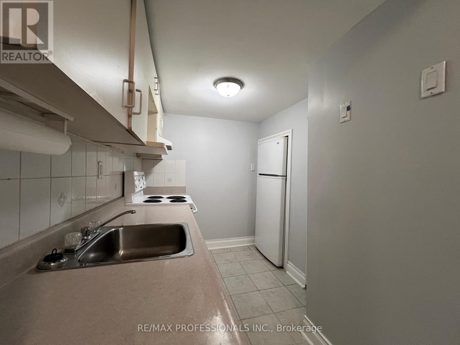 110 Springview Drive, Brampton, Ontario  L6X 4L1 - Photo 25 - W13139420