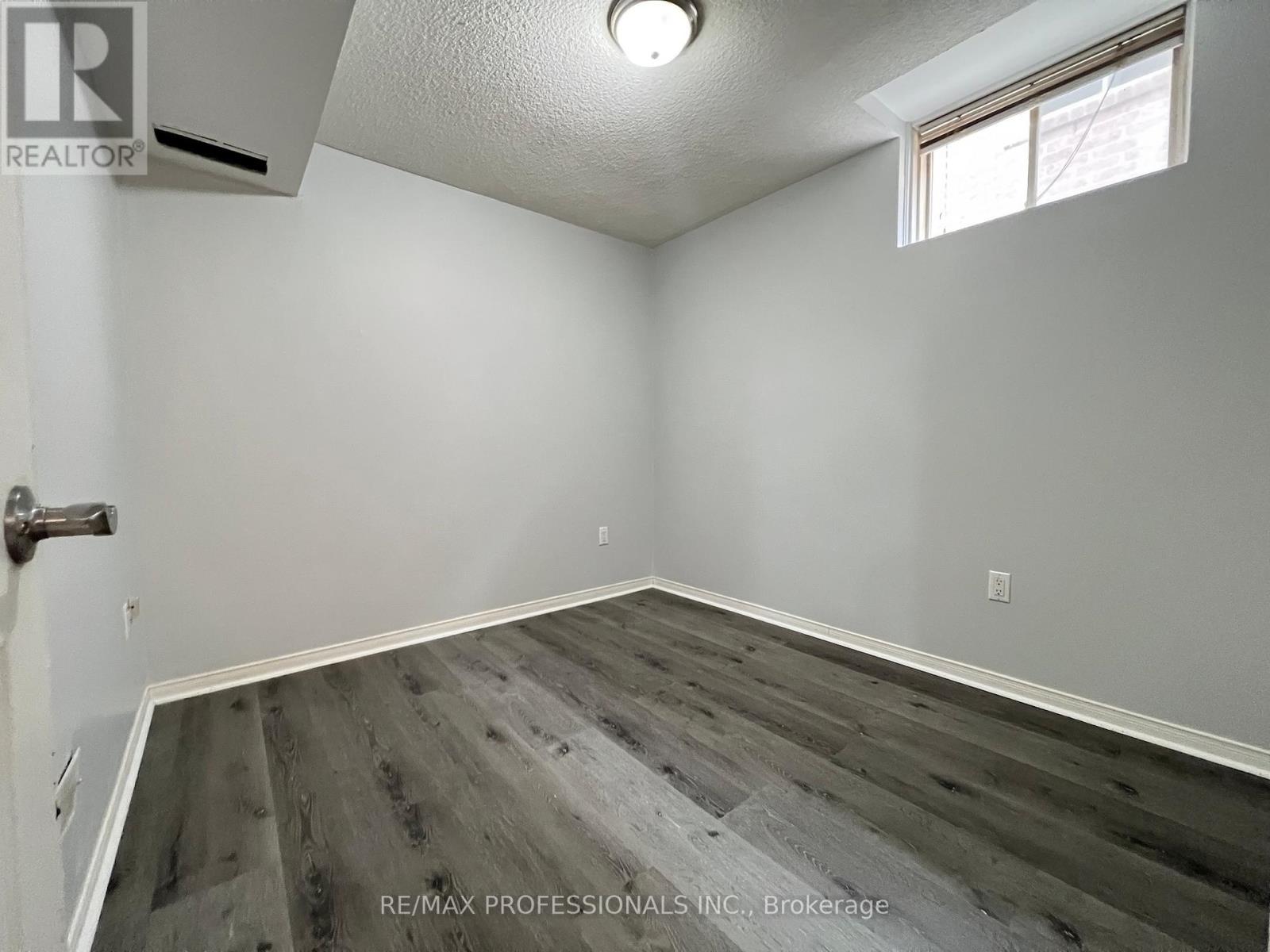 110 Springview Drive, Brampton, Ontario  L6X 4L1 - Photo 32 - W13139420