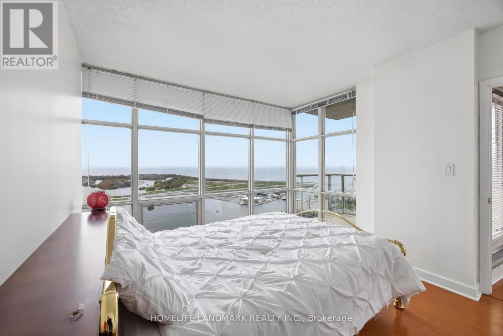 5212 - 35 Mariner Terrace, Toronto, Ontario  M5V 3V9 - Photo 18 - C13137724