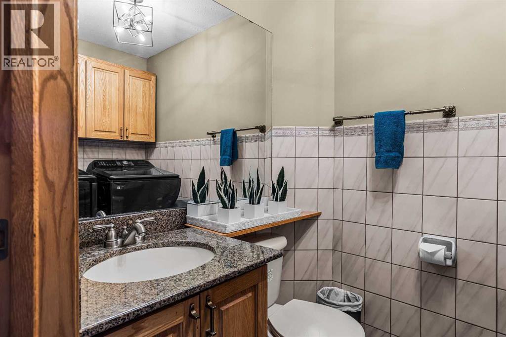 260 Grizzly Crescent, Canmore, Alberta  T1W 1B5 - Photo 32 - A2306249