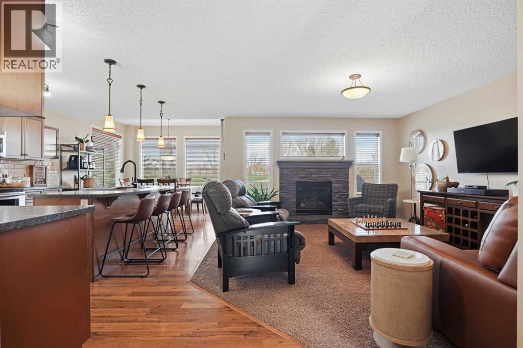 72 Drake Landing Crescent, Okotoks, Alberta  T1S 0E6 - Photo 3 - A2310546