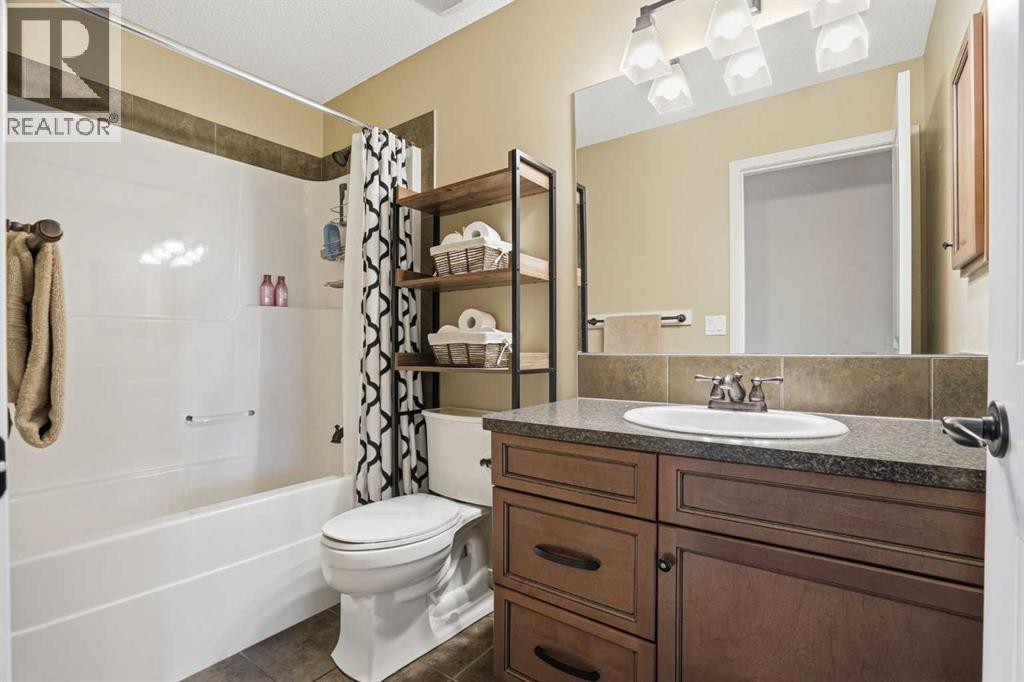 72 Drake Landing Crescent, Okotoks, Alberta  T1S 0E6 - Photo 33 - A2310546