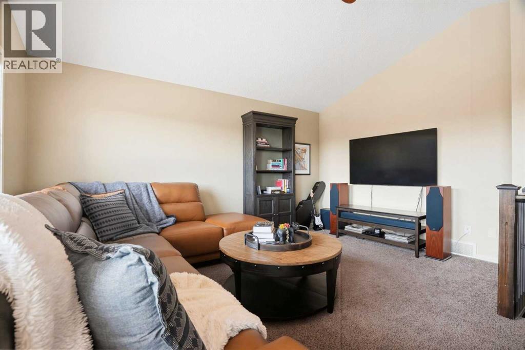 72 Drake Landing Crescent, Okotoks, Alberta  T1S 0E6 - Photo 35 - A2310546