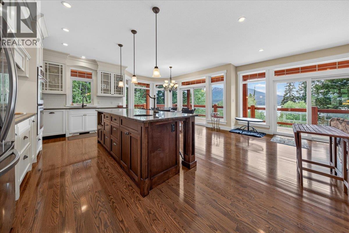 8442 Richardson Crescent, Canal Flats, British Columbia  V0B 1B0 - Photo 5 - 10386785