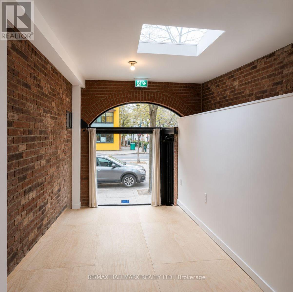 Main & 1/2 Bsmt - 440 Parliament Street, Toronto, Ontario  M5A 3A2 - Photo 6 - C12827204