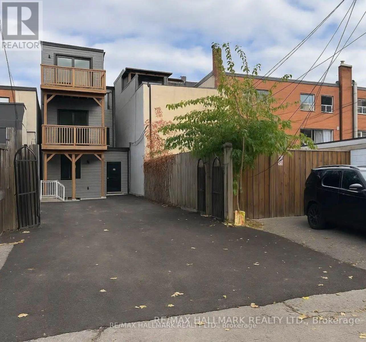 Main & 1/2 Bsmt - 440 Parliament Street, Toronto, Ontario  M5A 3A2 - Photo 14 - C12827204