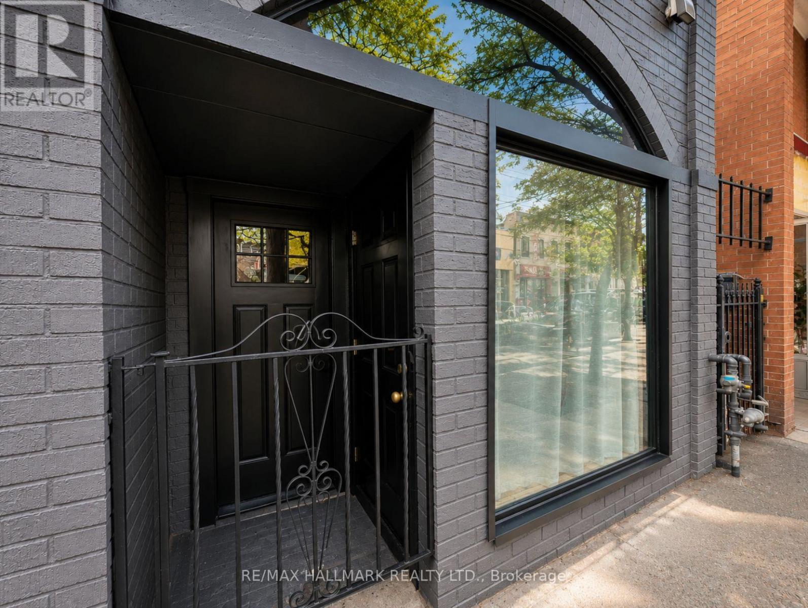 Main & 1/2 Bsmt - 440 Parliament Street, Toronto, Ontario  M5A 3A2 - Photo 2 - C12827204