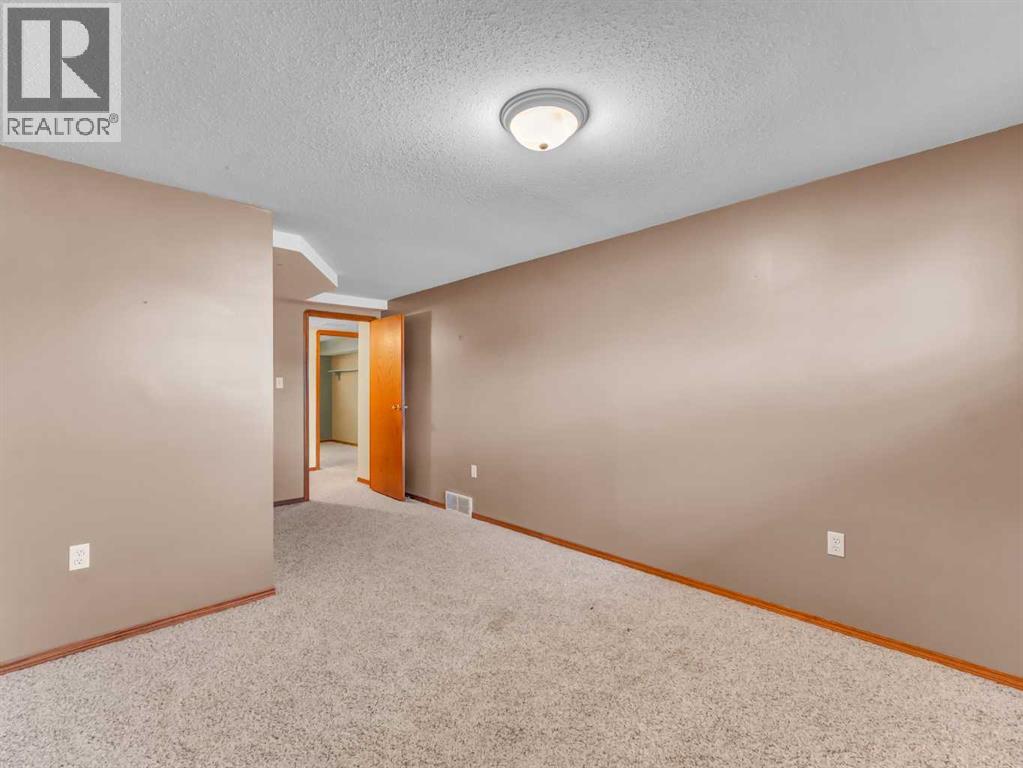 4 Turner Boulevard SE, Medicine Hat, Alberta  T1B 3W8 - Photo 28 - A2311521