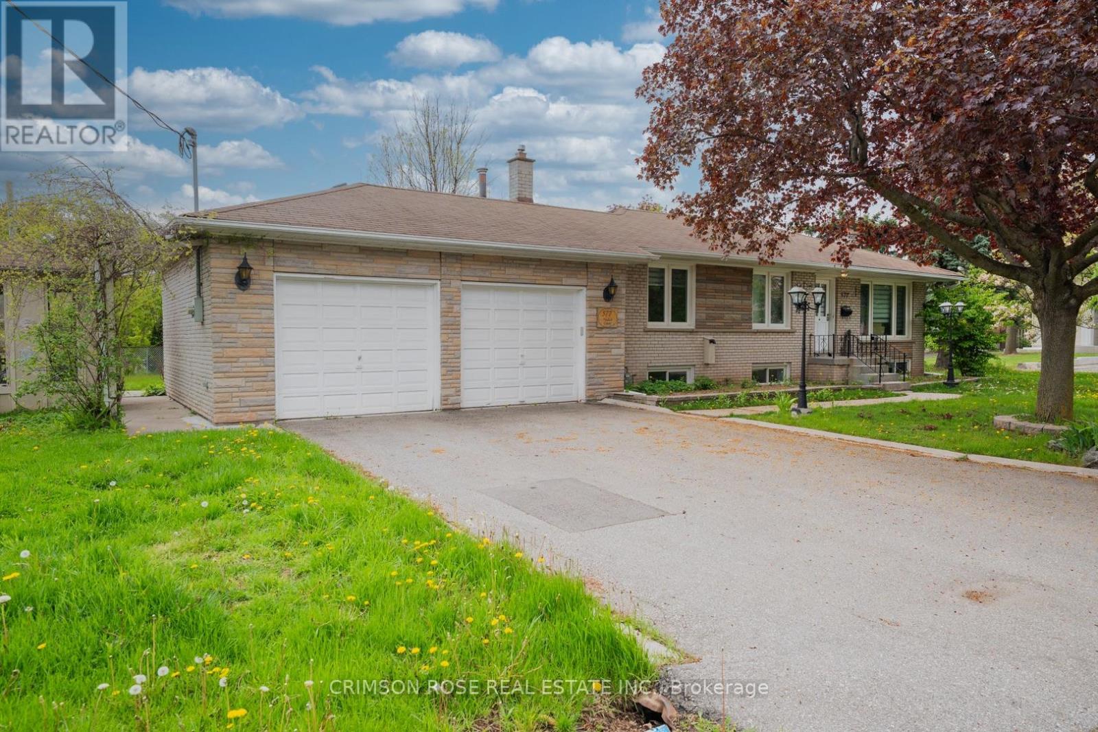 577 Trudale Court, Oakville, Ontario  L6L 4H2 - Photo 3 - W13139276
