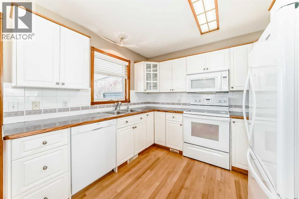 13 Garden Road, Lacombe, Alberta  T4L 1R5 - Photo 6 - A2306337