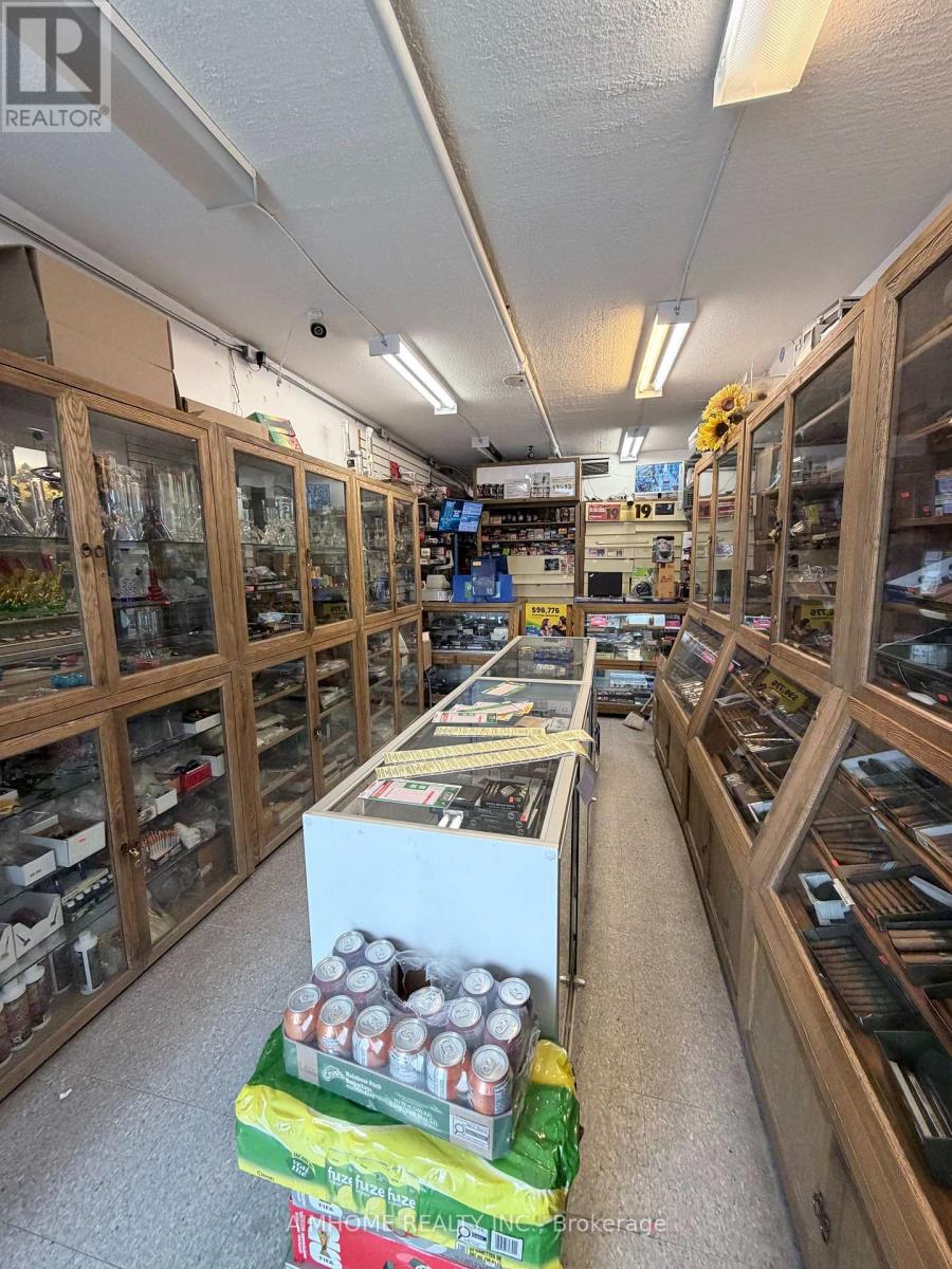 5429 Yonge St Street, Toronto, Ontario  M2N 5R6 - Photo 3 - C13139480