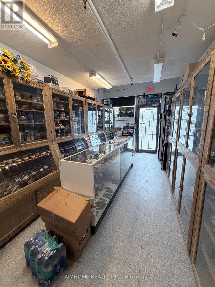 5429 Yonge St Street, Toronto, Ontario  M2N 5R6 - Photo 2 - C13139488