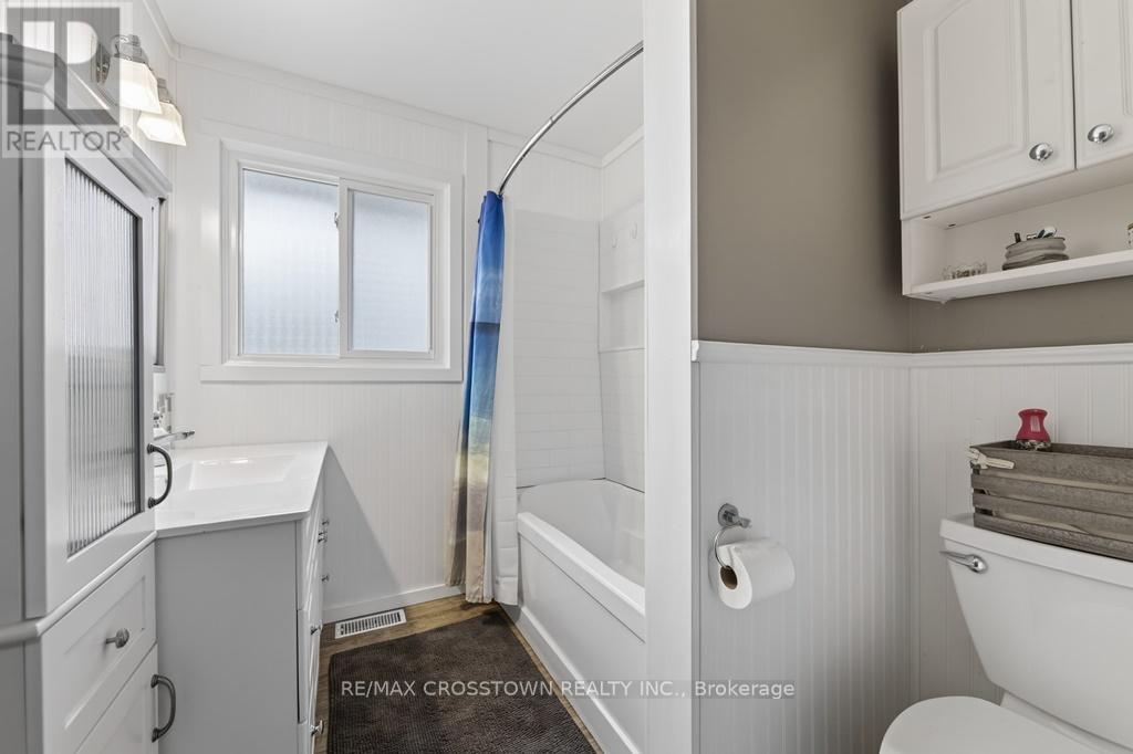 15 Smallman Drive, Wasaga Beach, Ontario L9Z 1L1 - Photo 12 - S12951168