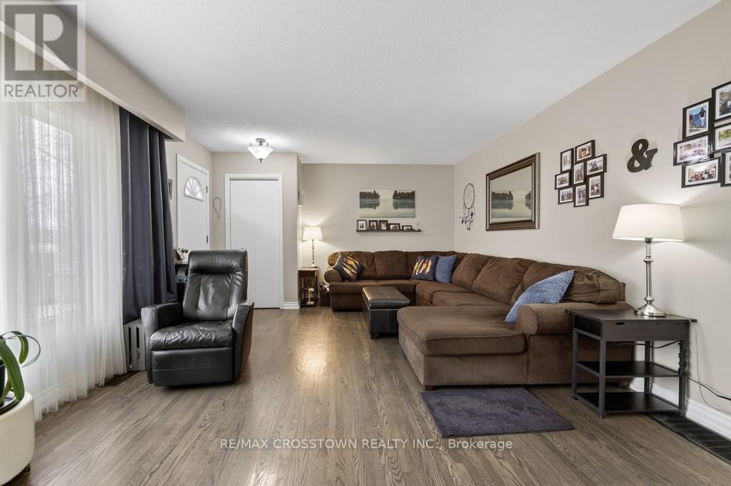 15 Smallman Drive, Wasaga Beach, Ontario L9Z 1L1 - Photo 6 - S12951168