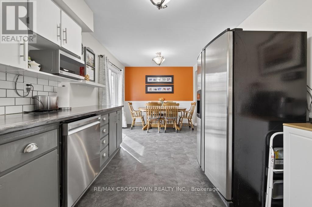 15 Smallman Drive, Wasaga Beach, Ontario L9Z 1L1 - Photo 9 - S12951168