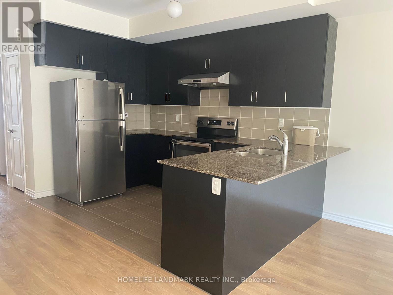157 Rustle Woods Avenue, Markham, Ontario  L6B 1P8 - Photo 4 - N13139492