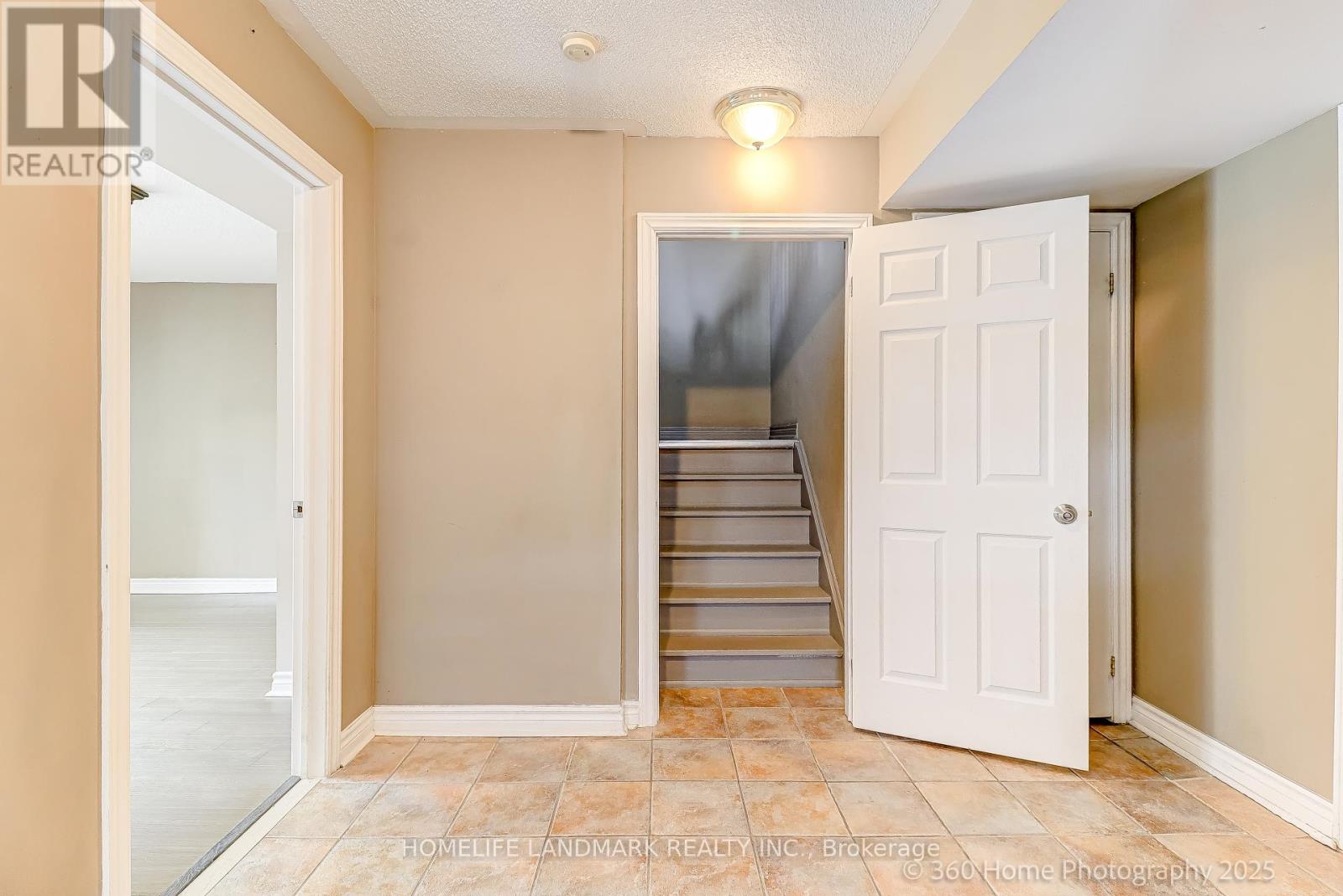 Upper - 189 Leitchcroft Crescent, Markham, Ontario L3T 7T5 - Photo 4 - N13139496